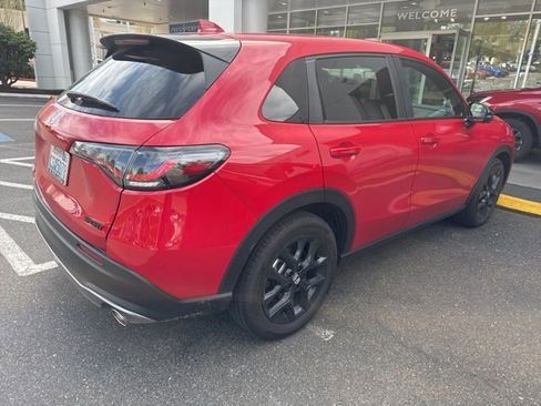 Used 2025 Honda HR-V Sport image 4