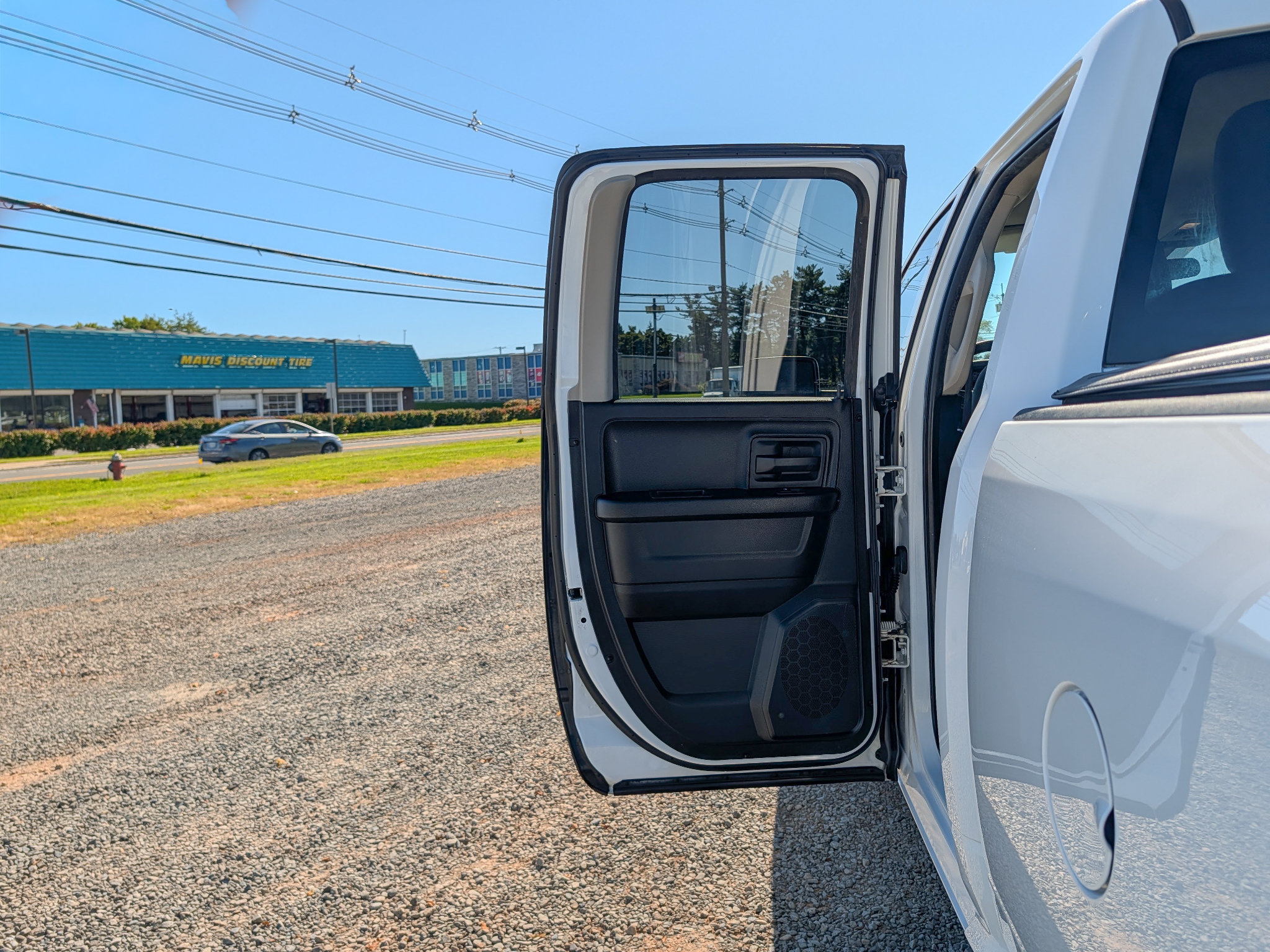 Used 2017 RAM 1500 Express w/ Express Value Package AWD/4WD image 11