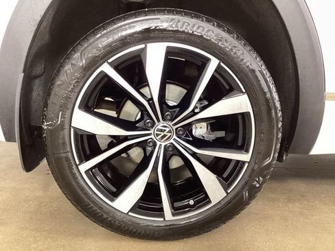 Used 2024 Volkswagen Atlas SEL Premium R-Line AWD/4WD image 29