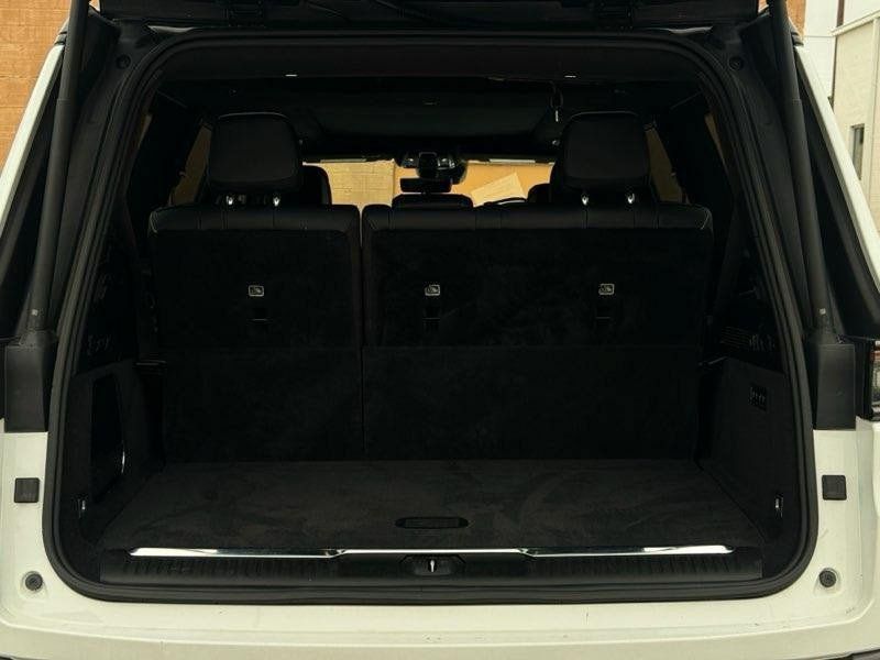 Used 2024 Jeep Grand Wagoneer Series II Obsidian w/ Quick Order Packagew 28T AWD/4WD image 9