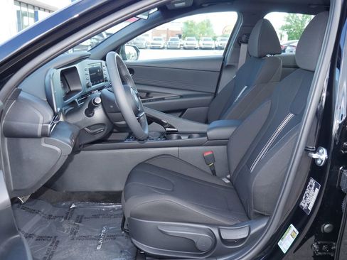New 2026 Hyundai Elantra SEL Sport Premium FWD image 32