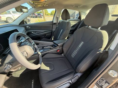 Used 2024 Hyundai Elantra SEL FWD image 10