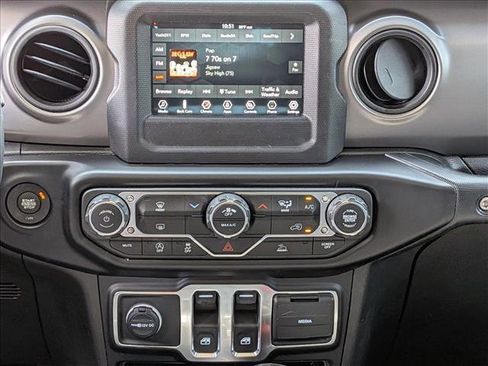 Used 2022 Jeep Wrangler Sport AWD/4WD image 13