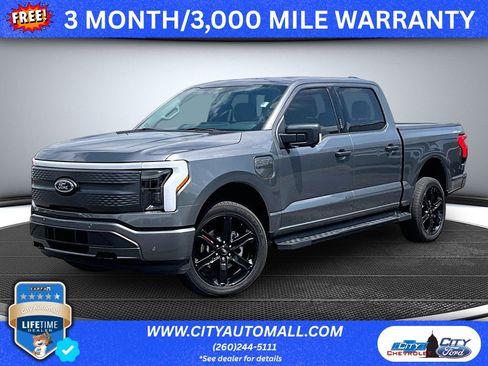 Used 2022 Ford F150 Lightning XLT AWD/4WD image 1