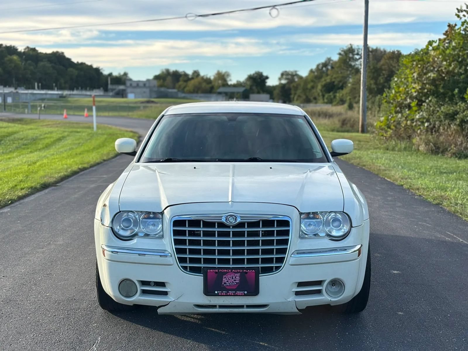 Used 2008 Chrysler 300 Limited RWD image 2