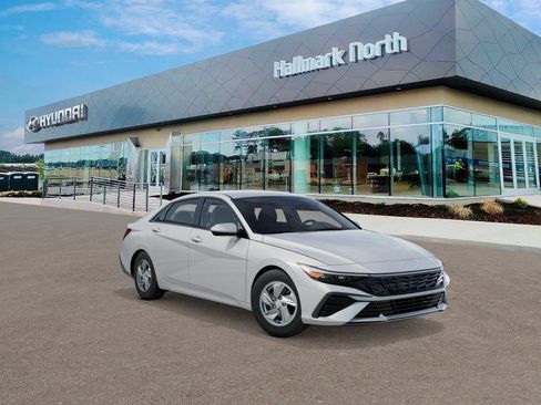 New 2026 Hyundai Elantra SE FWD image 2