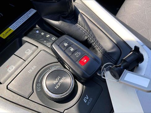 Used 2024 Toyota RAV4 XLE w/ Convenience Package AWD/4WD image 15