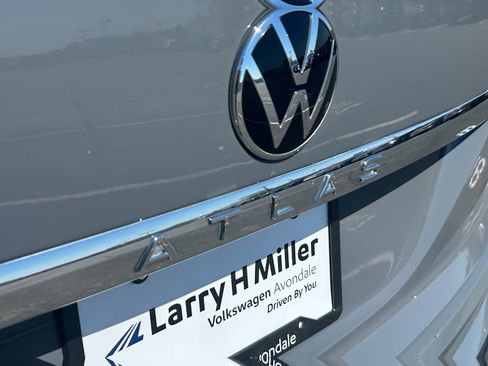 Used 2021 Volkswagen Atlas Cross Sport SE w/ V6 Towing Package FWD image 23
