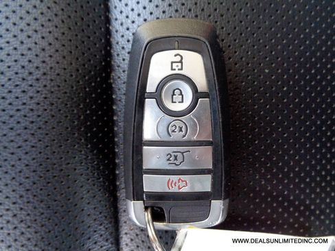 Used 2021 Ford Escape SEL AWD/4WD image 25