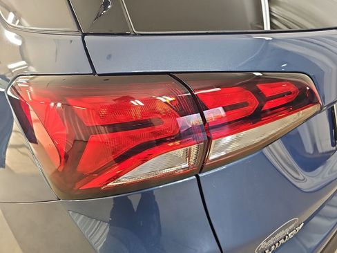 Used 2024 Chevrolet Equinox LT AWD/4WD image 40