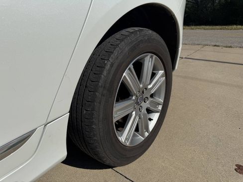 Used 2017 Volvo XC60 T5 Inscription w/ Preferred Option Package FWD image 23