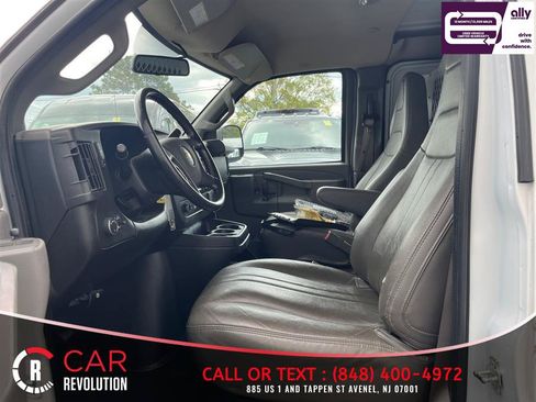 Used 2023 Chevrolet Express 3500 w/ Driver Convenience Package RWD image 7