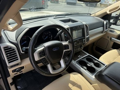 Used 2017 Ford F250 Lariat w/ Lariat Ultimate Package AWD/4WD image 27