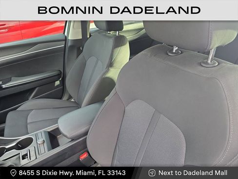 Used 2023 Kia K5 LXS image 19