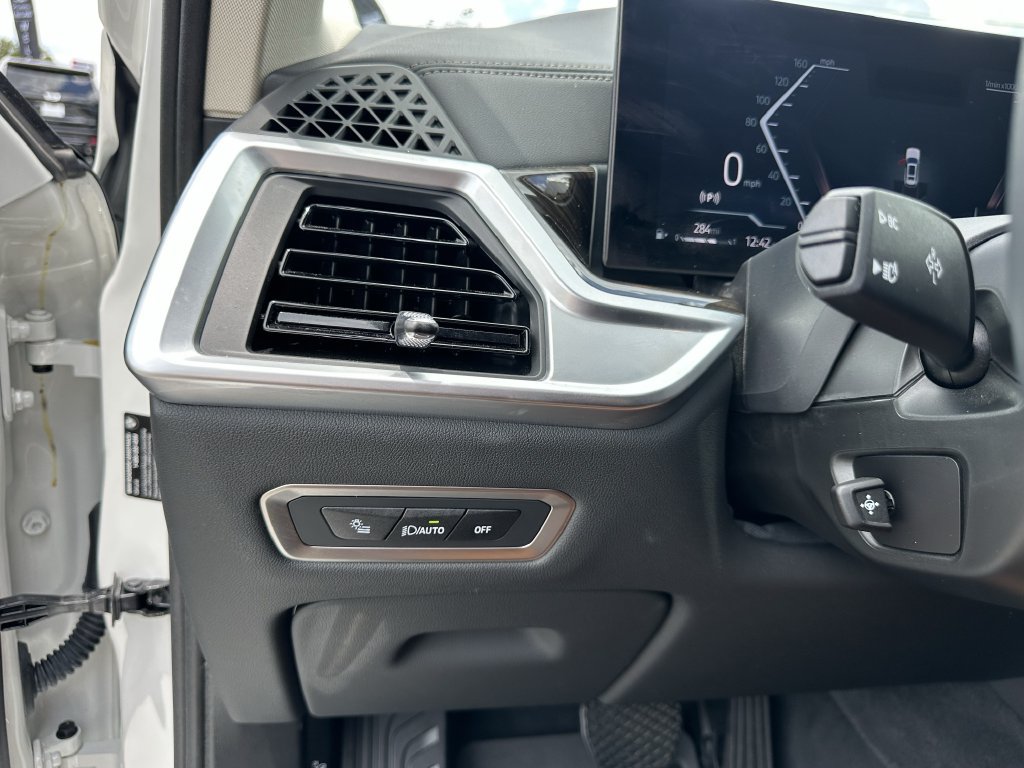 Used 2024 BMW X7 xDrive40i AWD/4WD image 34