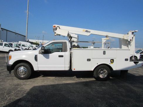 Used 2017 Ford F350 XL w/ Power Equipment Group RWD image 6