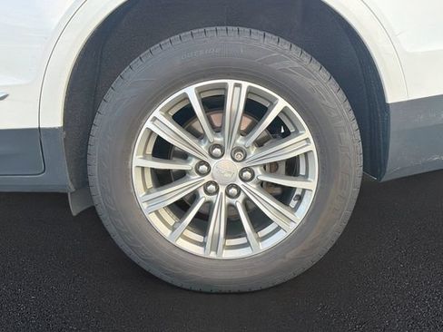 Used 2018 Cadillac XT5 Luxury w/ LPO, Wheel Lock Package FWD image 9