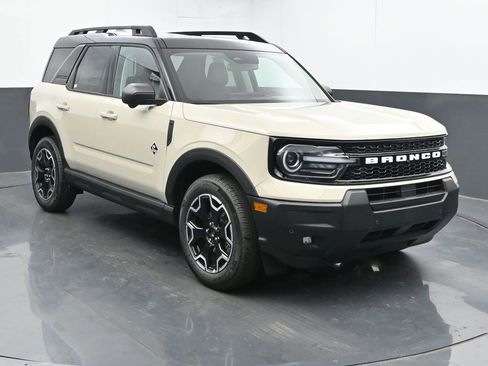 New 2025 Ford Bronco Sport Outer Banks w/ Outer Banks Tech Package+ image 2