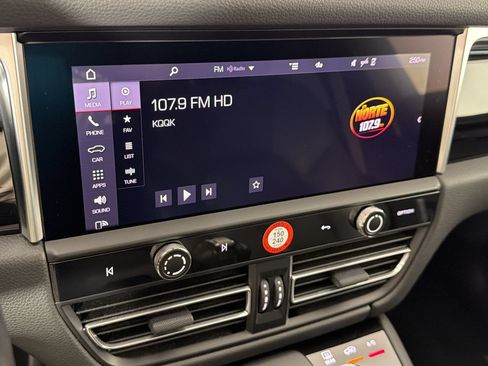 Certified 2023 Porsche Macan S AWD/4WD image 22