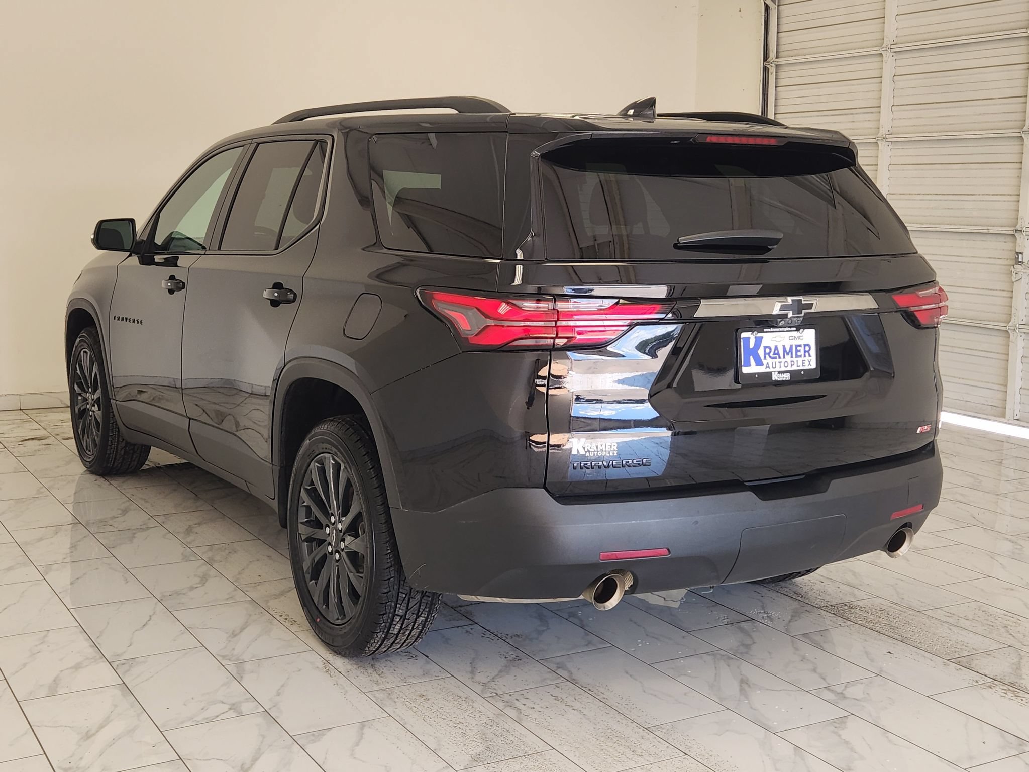 Used 2024 Chevrolet Traverse RS FWD image 7