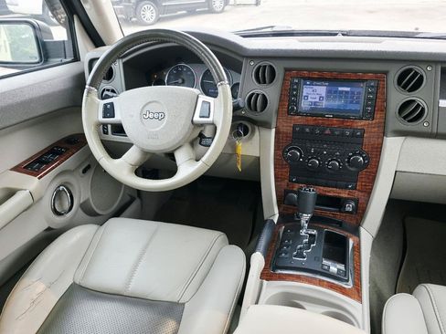 Used 2008 Jeep Commander Limited w/ Trailer Tow Group IV AWD/4WD image 25