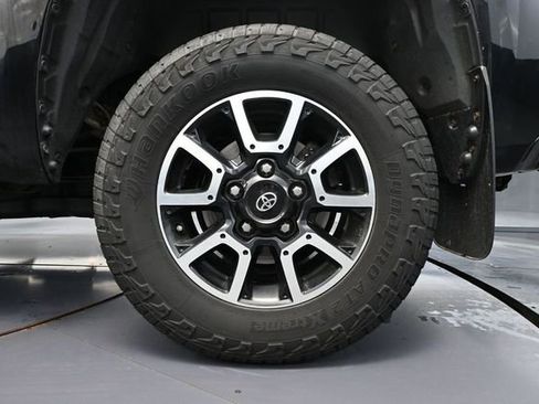 Used 2020 Toyota Tundra Limited AWD/4WD image 12