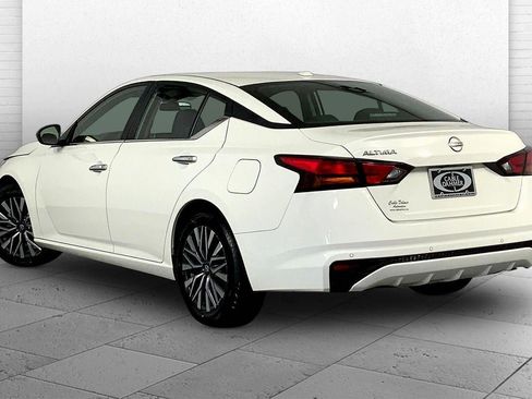 Used 2025 Nissan Altima 2.5 SV image 11