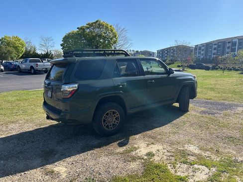 Used 2022 Toyota 4Runner TRD Sport w/ Technology Package image 3