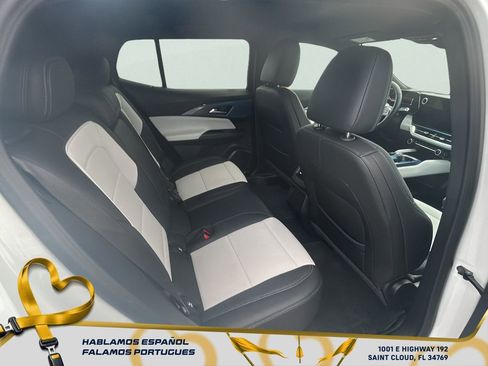 Certified 2025 Chevrolet Equinox EV LT image 23