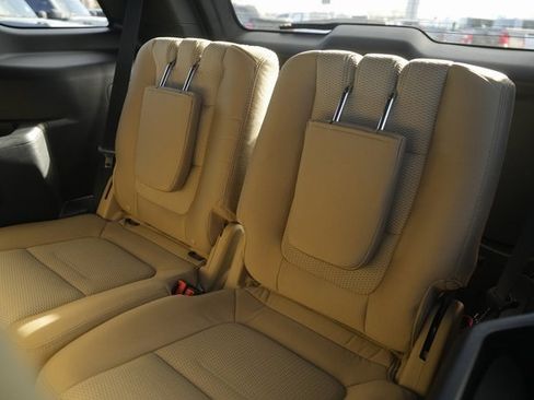 Used 2017 Ford Explorer XLT w/ Equipment Group 201A image 14