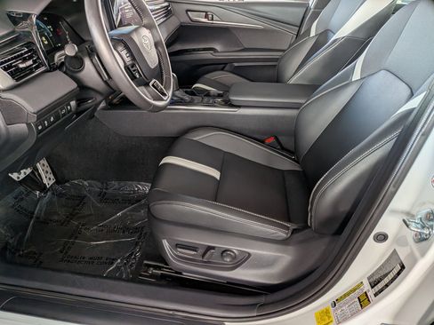Certified 2025 Toyota Camry SE FWD image 11