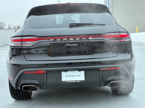 Certified 2026 Porsche Macan AWD/4WD image 9