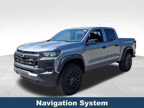 Used 2024 Chevrolet Colorado Trail Boss w/ Technology Package AWD/4WD image 4