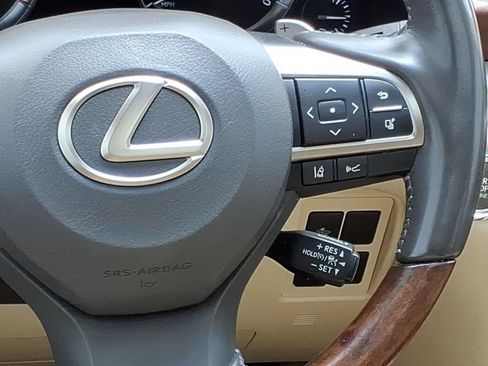 Used 2018 Lexus LX 570 4WD w/ Luxury Package image 11
