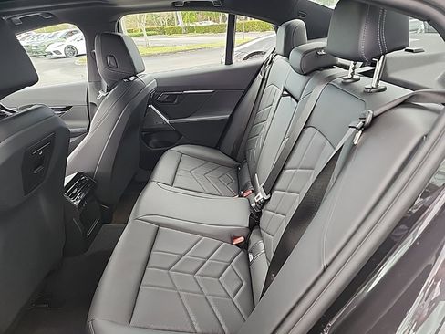 Used 2025 BMW i5 eDrive40i image 19