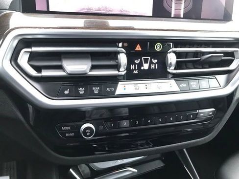 Used 2024 BMW X3 xDrive30i image 11