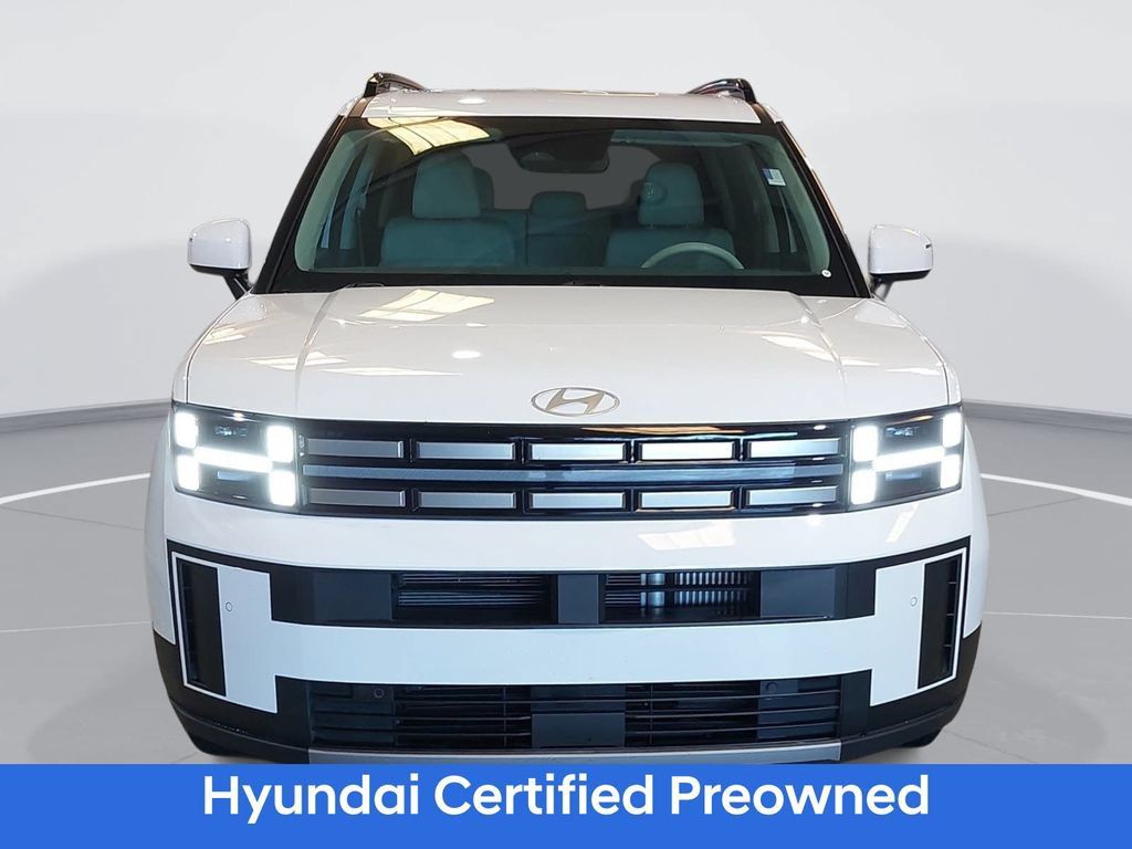 Used 2025 Hyundai Santa Fe SEL FWD image 2