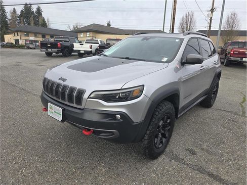 Used 2019 Jeep Cherokee Trailhawk image 4