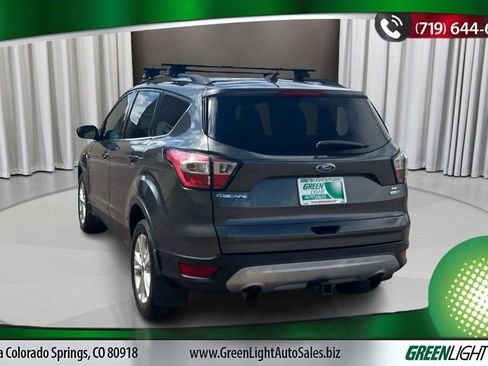 Used 2018 Ford Escape SE image 3