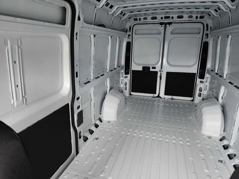 New 2024 RAM ProMaster 3500 w/ Quick Order Package 22G SLT image 15