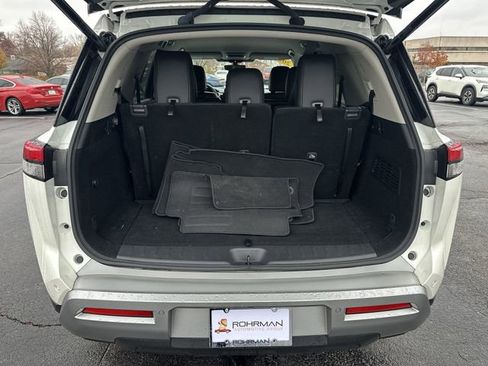 Certified 2023 Nissan Pathfinder SL image 33