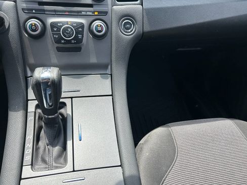 Used 2014 Ford Taurus SEL FWD image 8