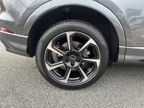 Certified 2025 Audi Q3 2.0T Premium Plus w/ Premium Plus Package image 23