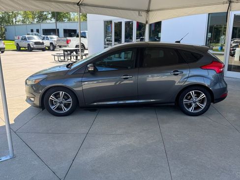Used 2016 Ford Focus SE image 3