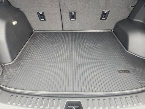 New 2026 GMC Terrain Denali w/ LPO, Floor Liner Package image 36