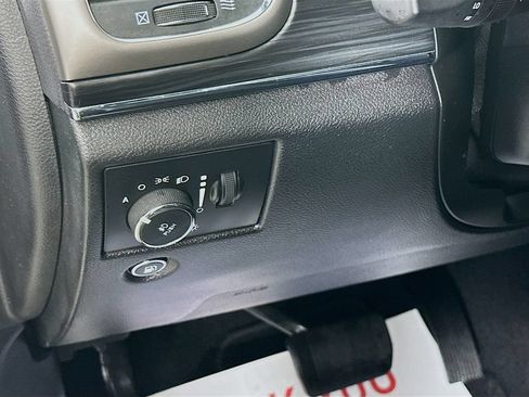 Certified 2020 Jeep Grand Cherokee Limited AWD/4WD image 15