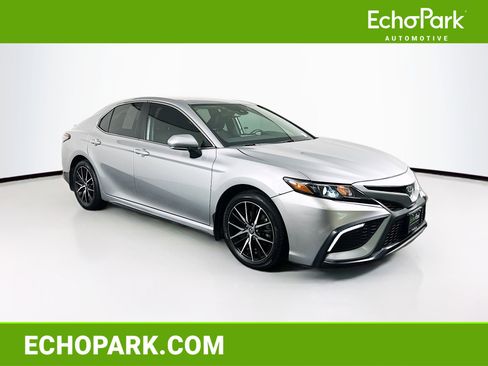 Used 2024 Toyota Camry SE FWD image 1