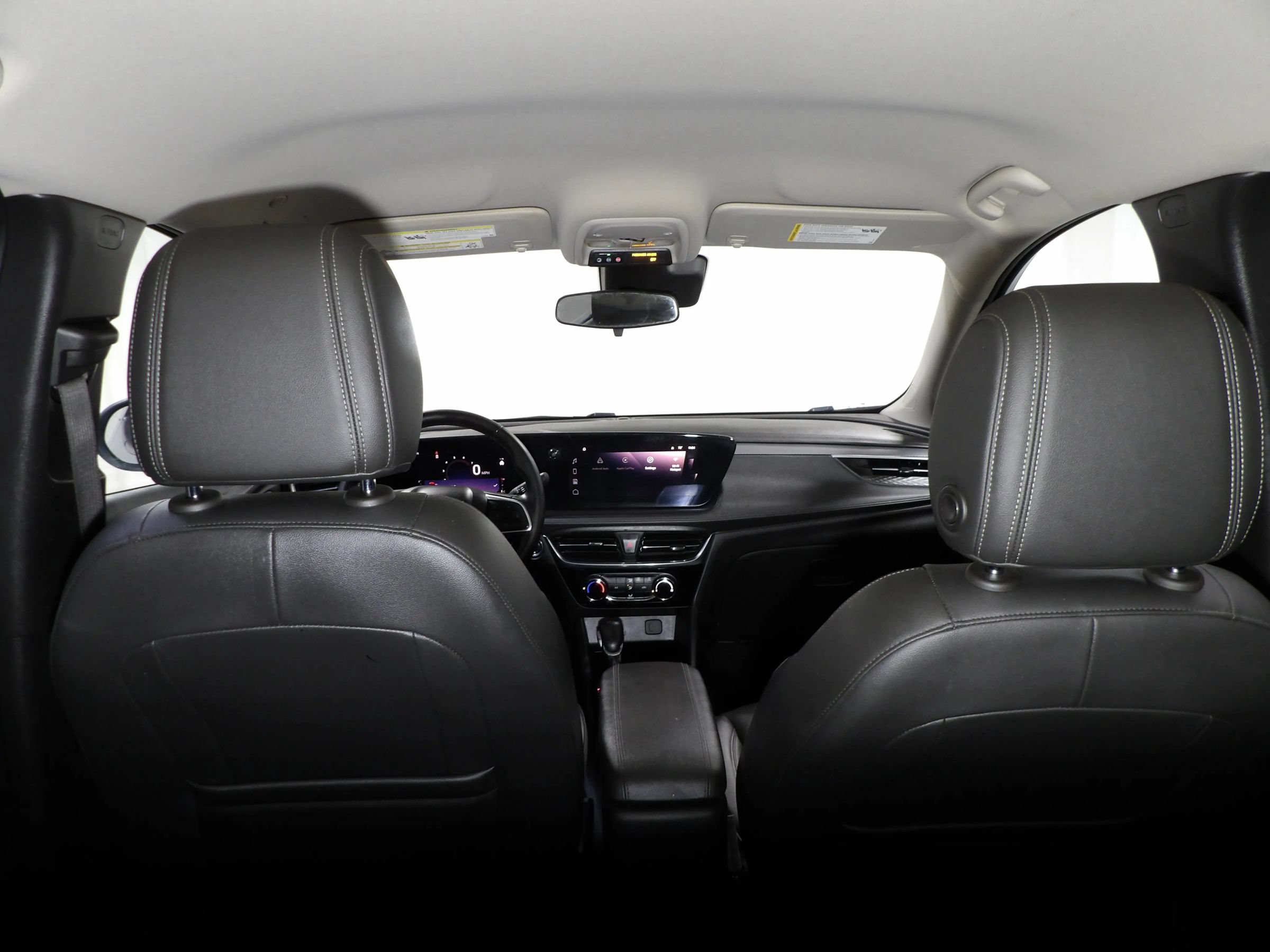 Used 2024 Buick Encore GX Sport Touring FWD image 8