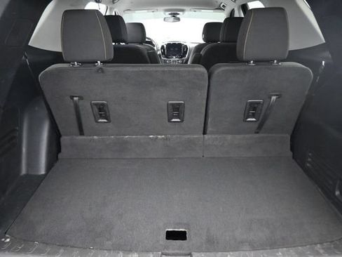 Used 2021 Chevrolet Traverse LT FWD image 26