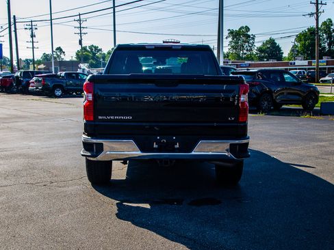 Used 2024 Chevrolet Silverado 1500 LT AWD/4WD image 6